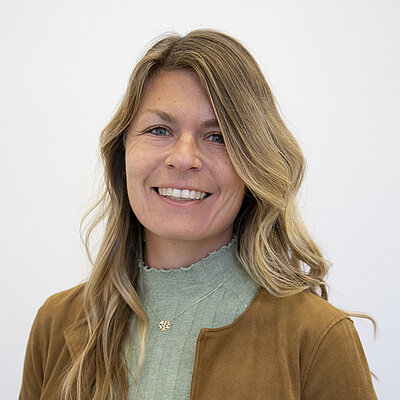 Aline Dragosits, MA, PhD